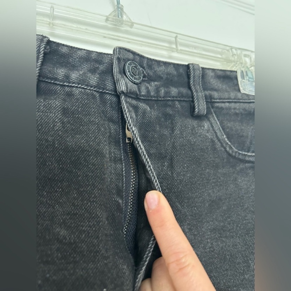 Fendi Logo Tape Black Denim Cutoff Shorts High
Waist Designer Sz S distressing - Picture 4 of 9